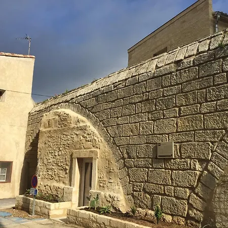 L'arche De L'aqueduc Castries